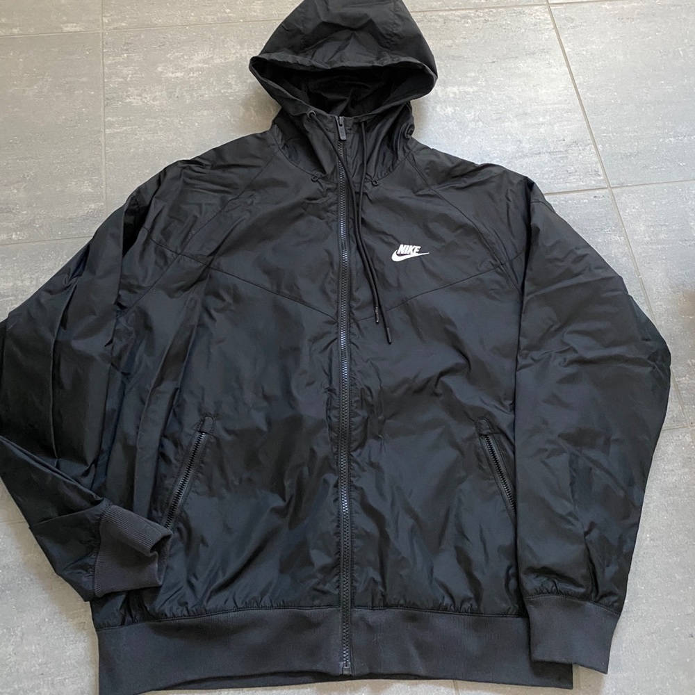 Men’s Nike windbreaker jacket size M